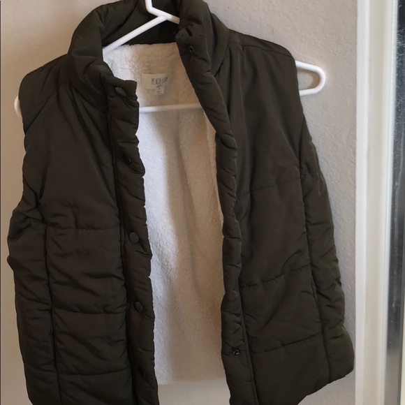 Puffer Vest - Picture 1 of 5